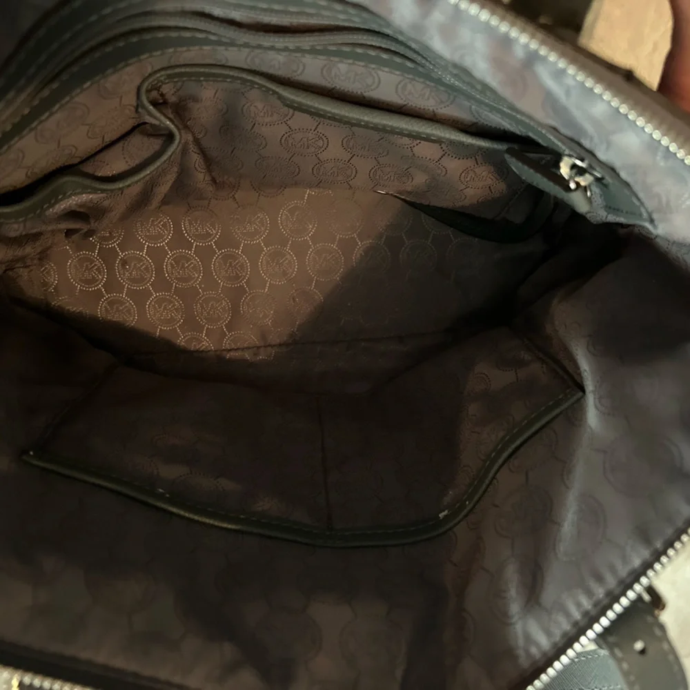 Michael Kors Gray Jet Set bag - Picture 5 of 6